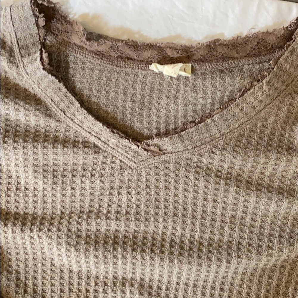 Cute Brown Hem & Tread Top - Picture 5 of 6